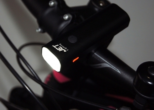 JET AU200 LAMPKA PRZÓD CREE 360Lm USB MOCNA 4-FUNKCJE DO 8h 2000mAh