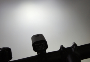 JET AU200 LAMPKA PRZÓD CREE 360Lm USB MOCNA 4-FUNKCJE DO 8h 2000mAh