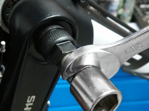 BIKE-HAND YC-216 KLUCZ 14mm I ŚCIĄGACZ KORB NA KWADRAT