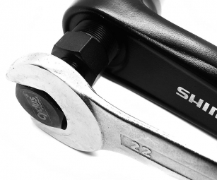 CYCLUS 41002 ŚCIĄGACZ KORB NA KWADRAT OŚ NA NAKRĘTKĘ - HARTOWANY