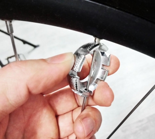 BIKE-HAND YC-8B KLUCZ DO SZPRYCH 3,2 3,3 3,5mm