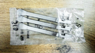 BIKE-HAND YC-313 METALOWE ŁYŻKI DO WYMIANY OPON DĘTEK 3szt.