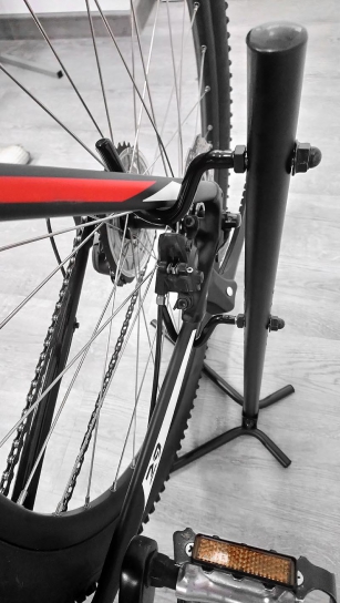 BIKE-HAND YC-109AF STOJAK NA ROWER ZA RAMĘ TYLNE WIDEŁKI